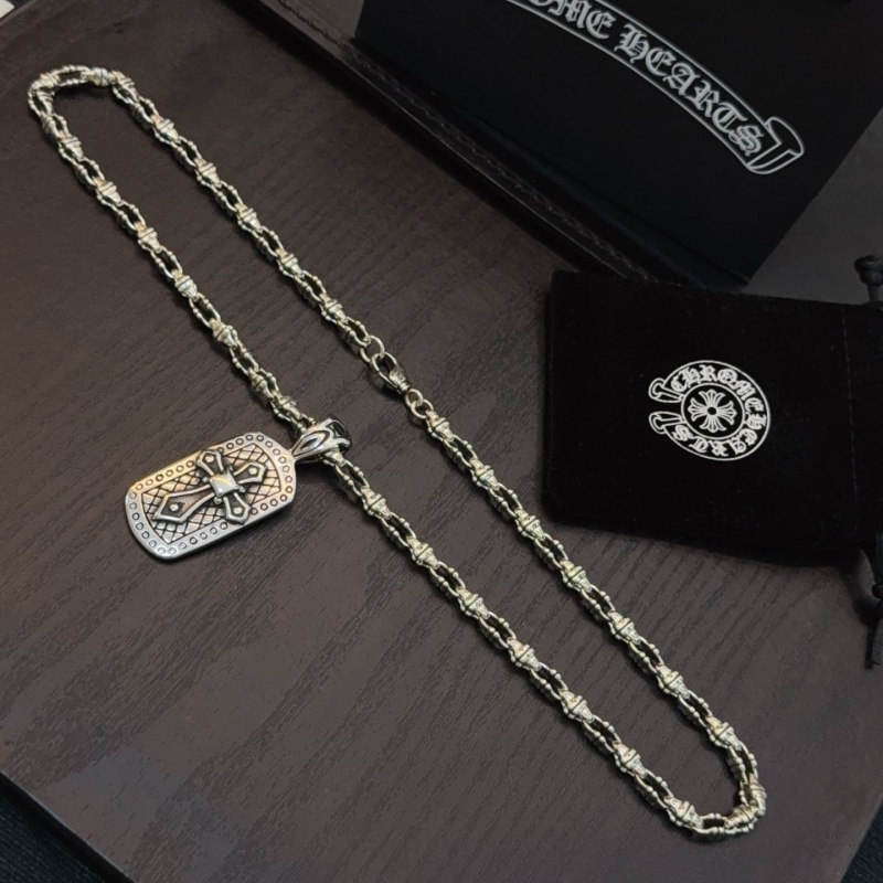 Ch*0me He**ts necklaces